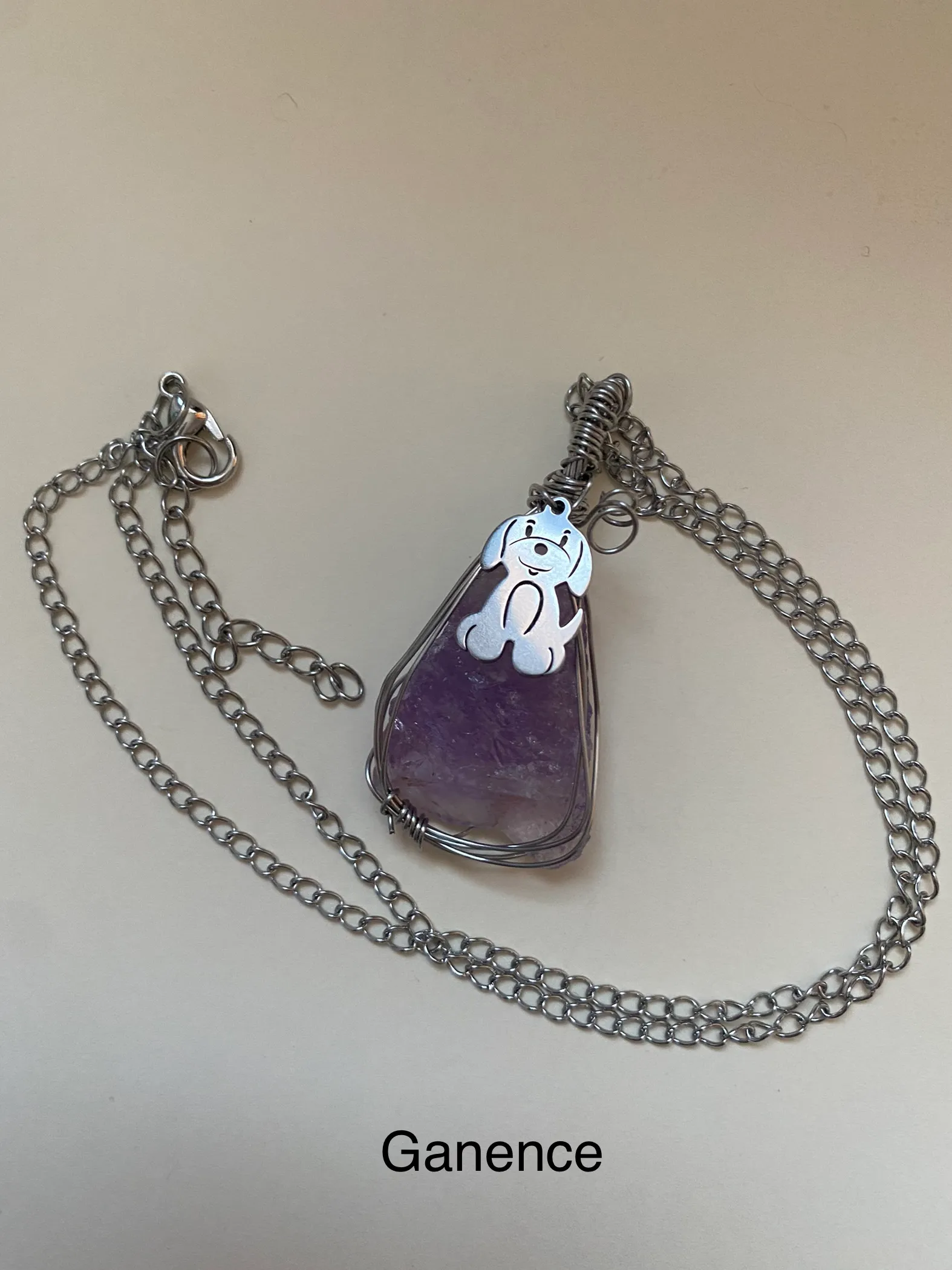 Collier en acier inoxydable et pierre naturelle brute d’améthyste, améthyste