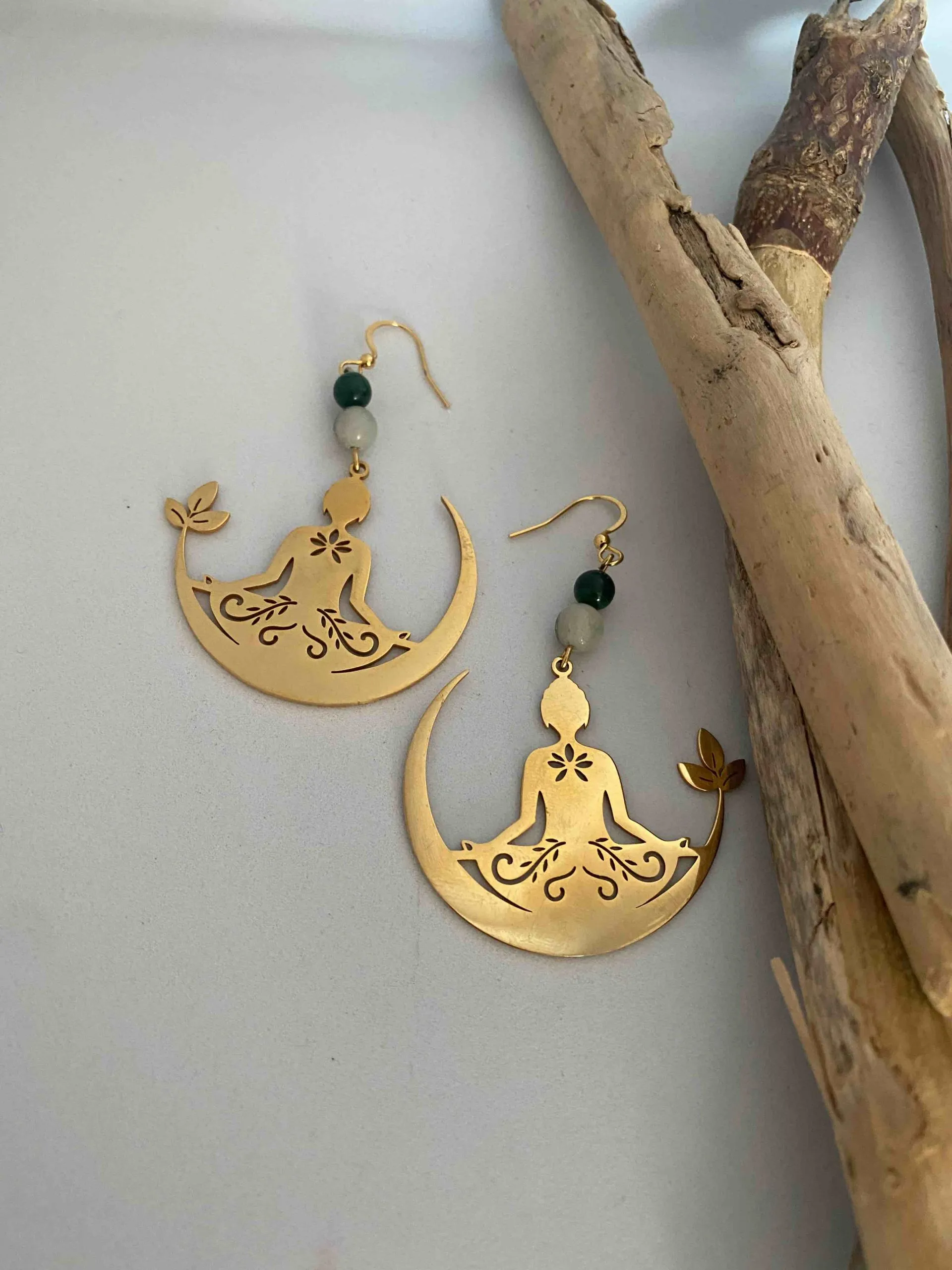 Boucles d’oreilles Bouddha et pierres d’amazonite et de malachite, malachite