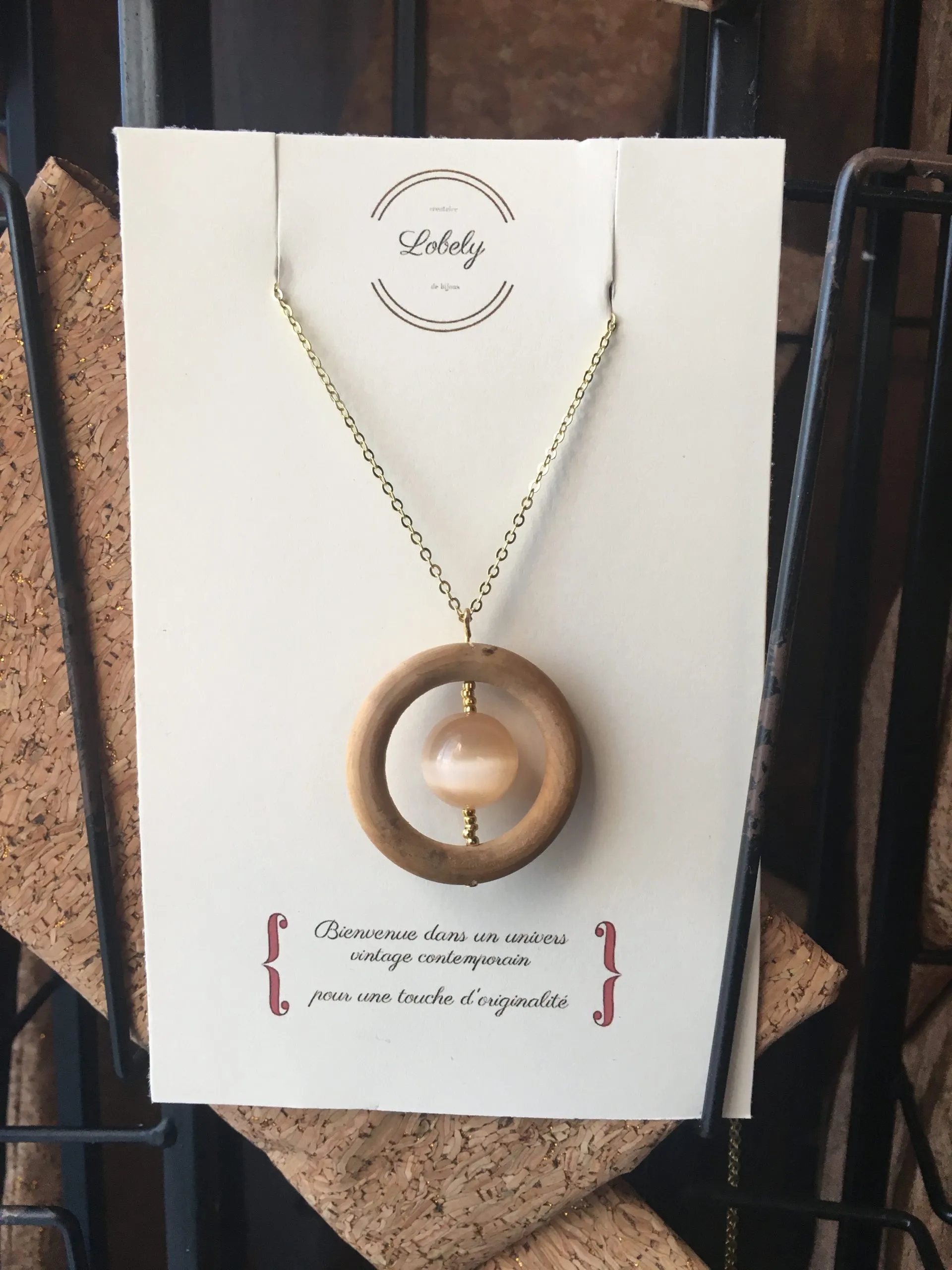 Collier  » Cercle en Bois Vintage et Agate Rose », agate