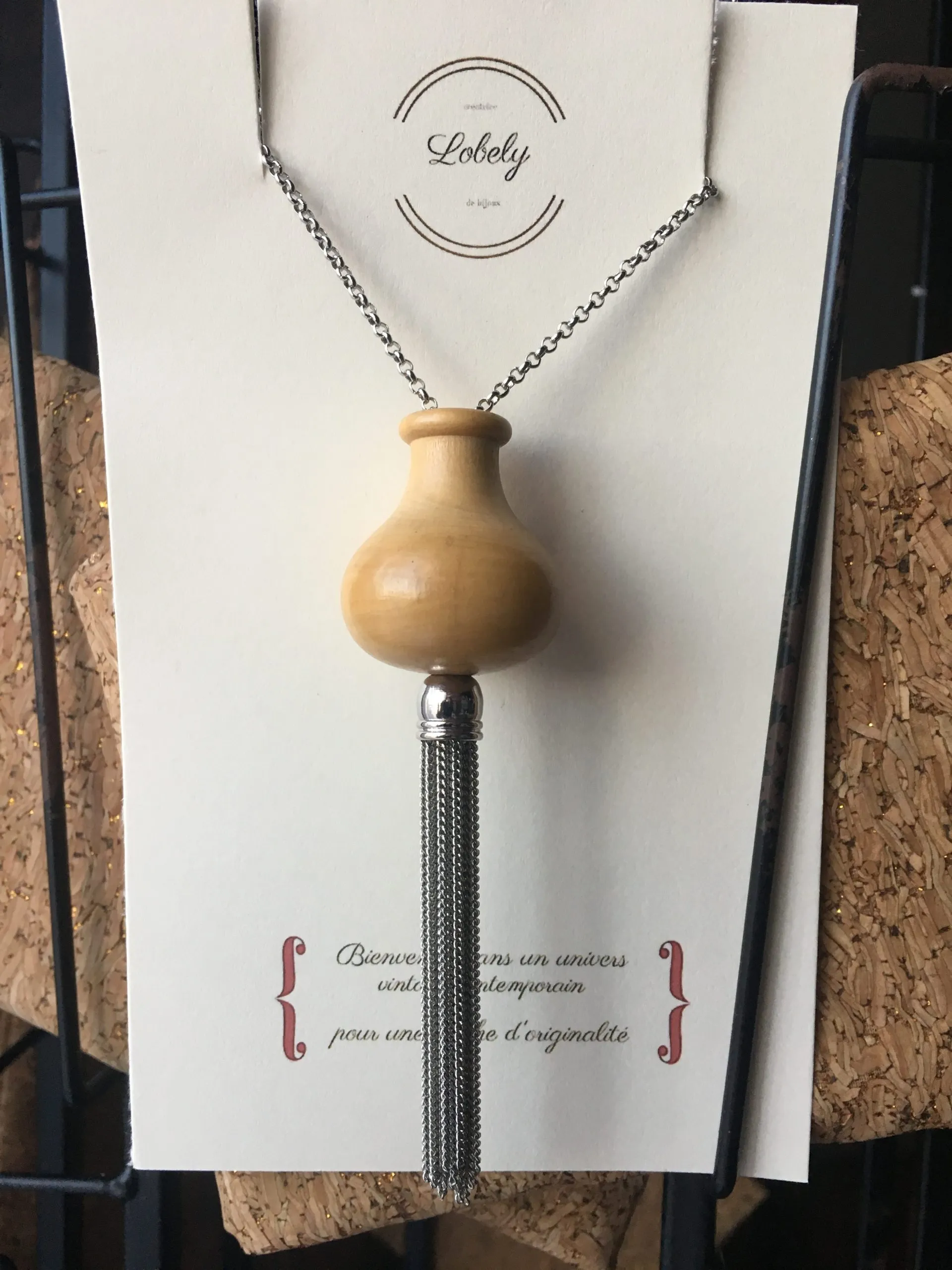 Collier « Boho Vintage et Pompon Argenté », liège