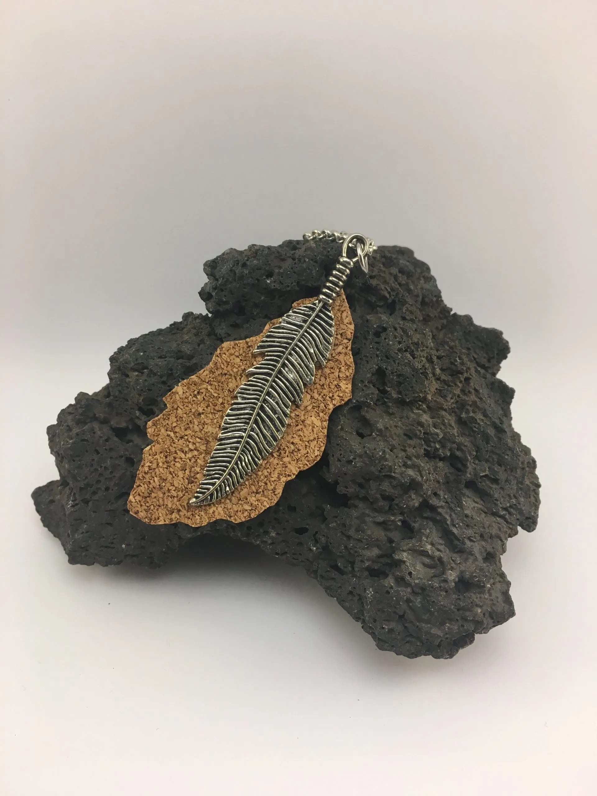Collier Esprit Nature Feuille de Chêne en Liège, liège