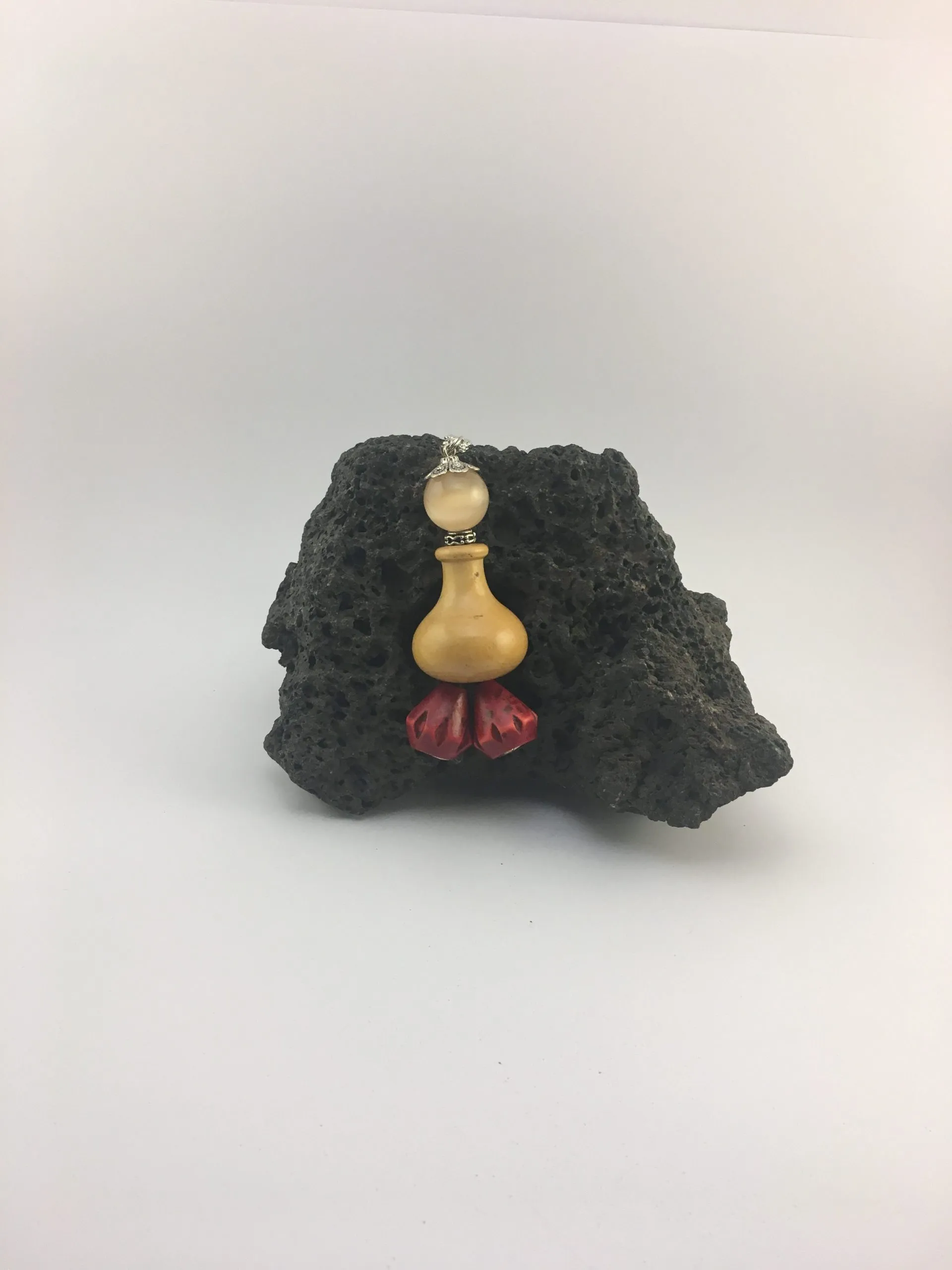Collier « Boho Vintage, Agate Rose et Perles Rouges », agate — vue 2