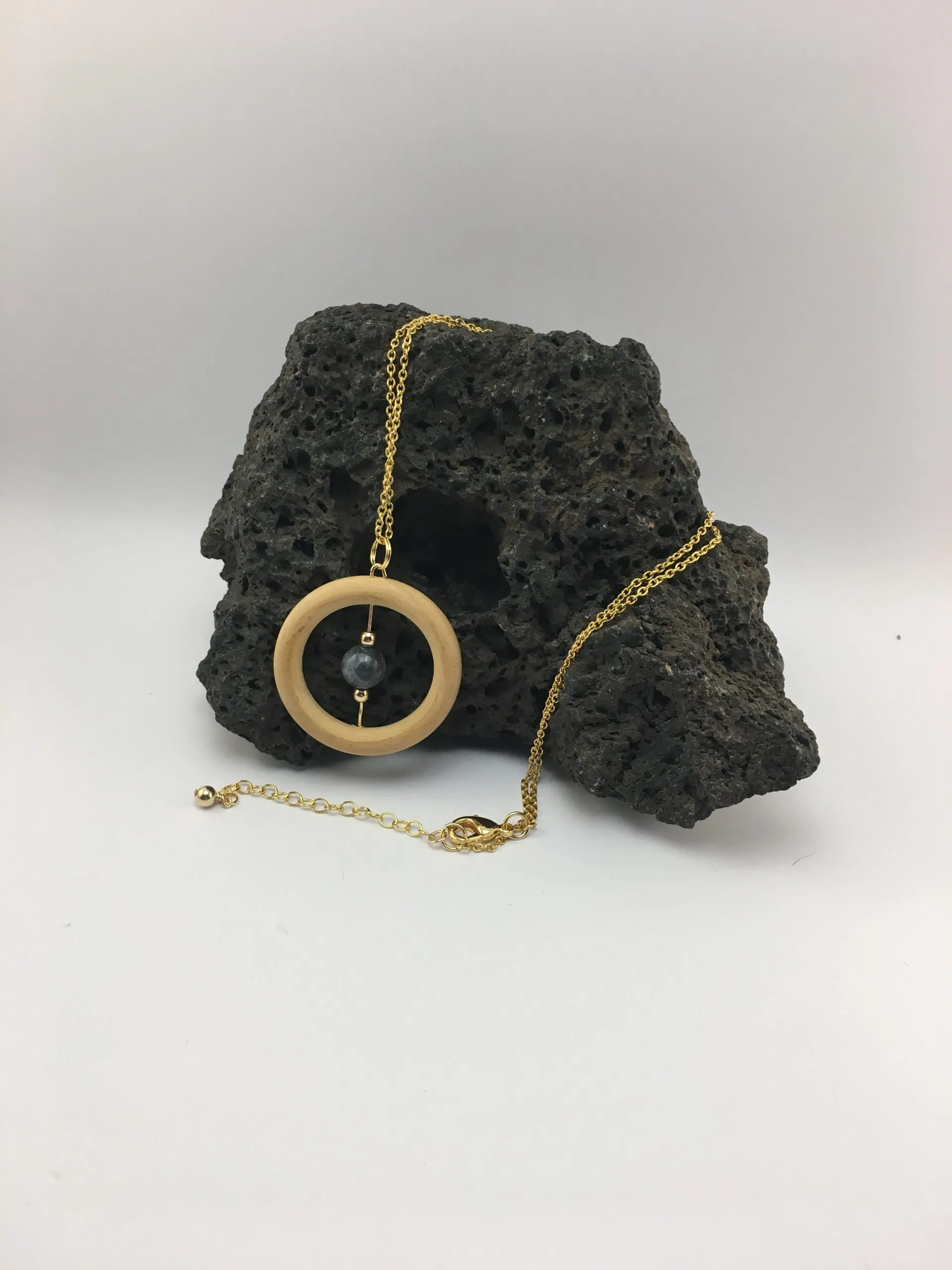 Collier plaqué or, anneau vintage et « Lapis lazuli », lapis-lazuli
