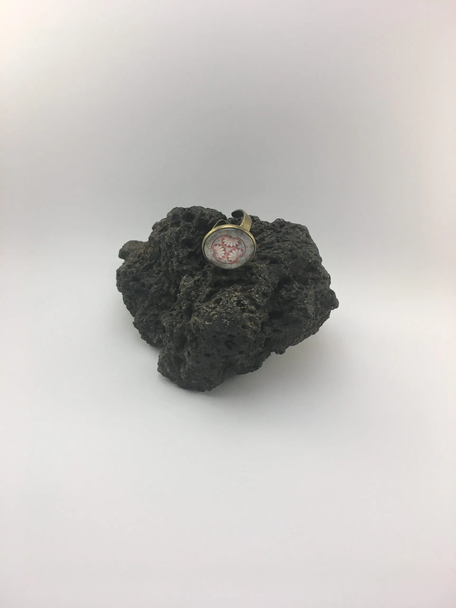 Bague « Cabochon Fleur de Lotus Blanche et Rouge », turquoise