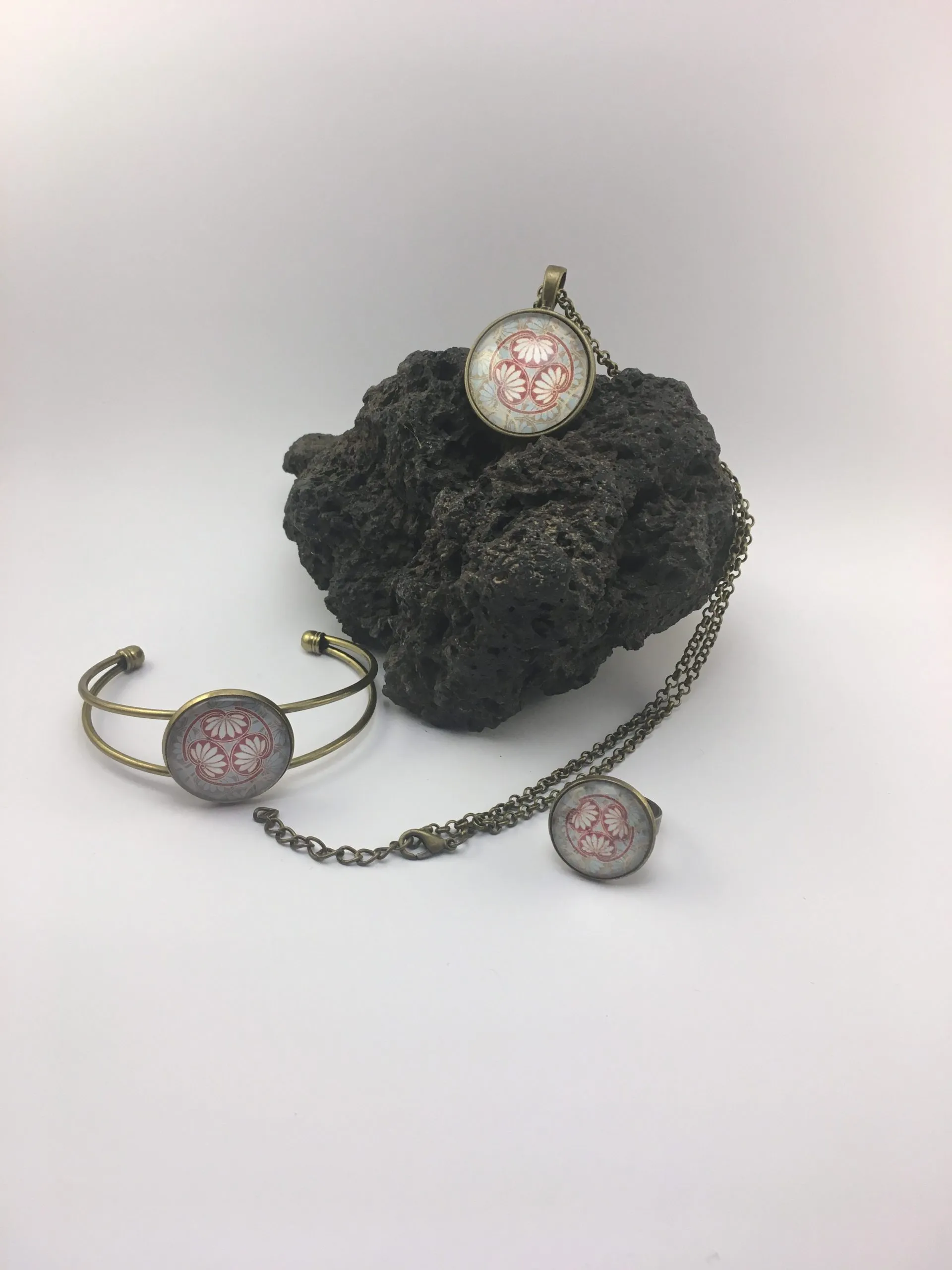 Bracelet  » Cabochon Fleur de Lotus Blanche et Rouge », turquoise — vue 2