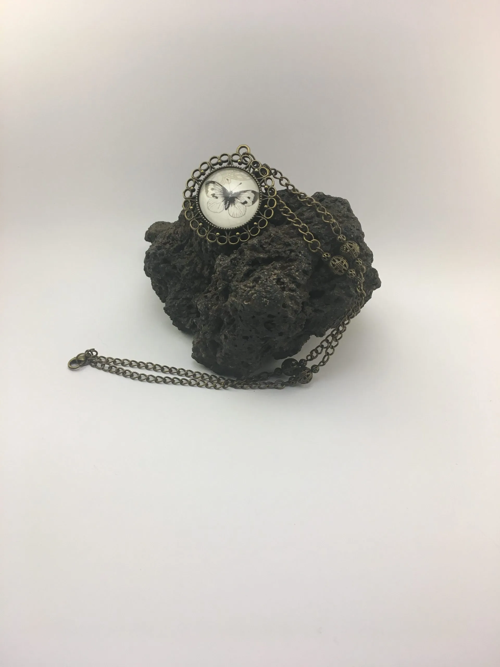 Collier laiton « Cabochon Envole-toi Papillon », liège