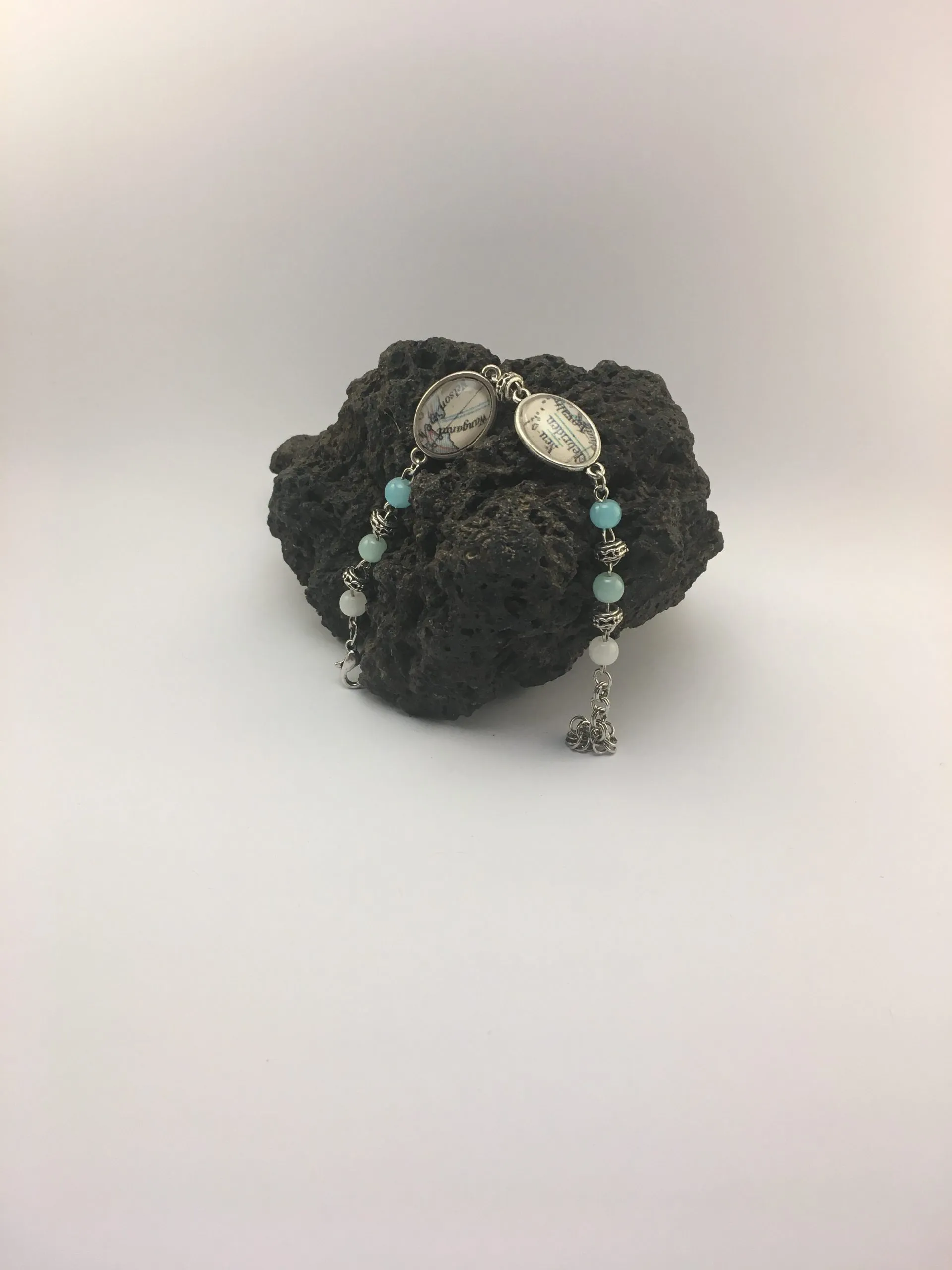 Bracelet « Cabochon Carte Ancienne et Perles de Bohème », liège