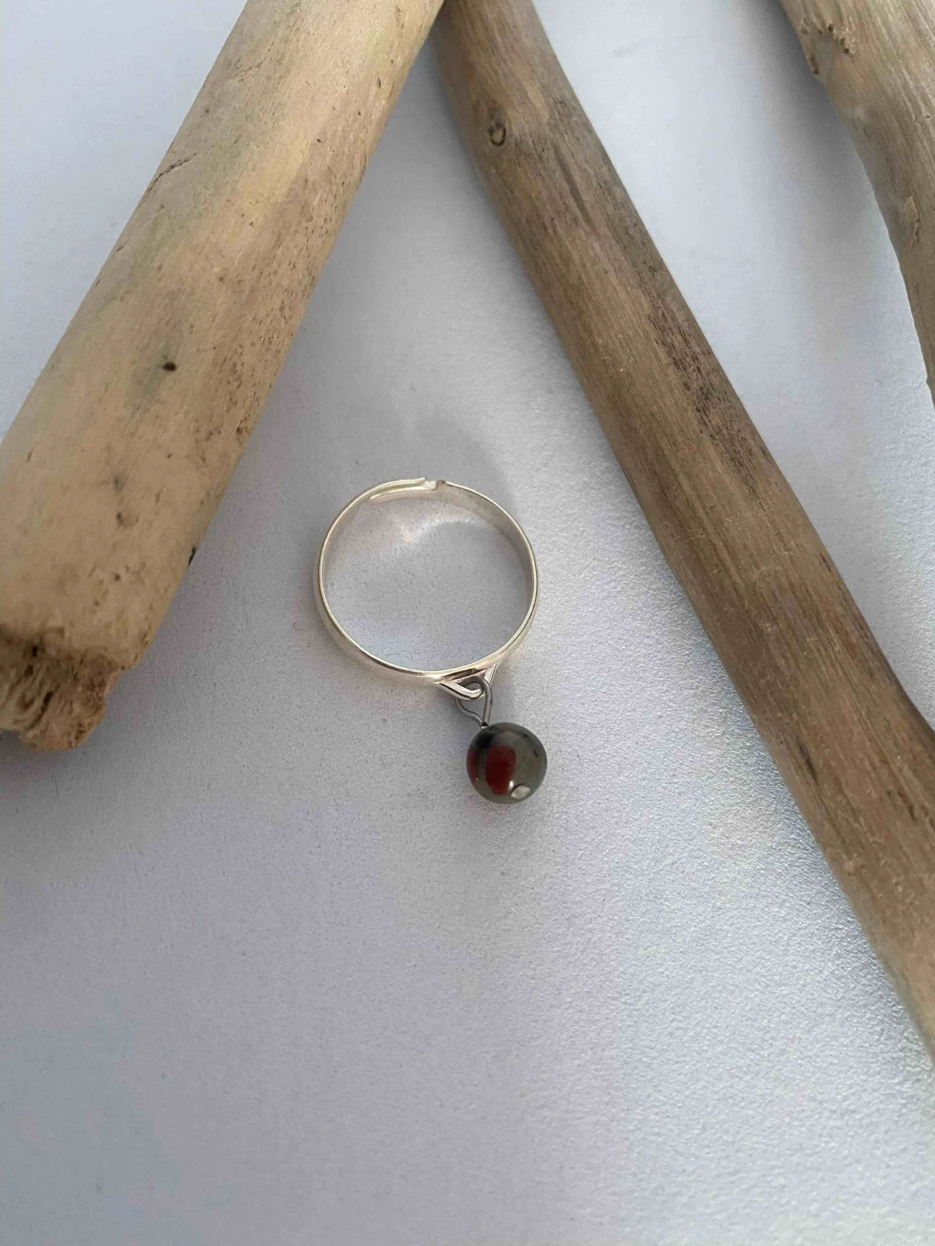 Bague réglable en plaqué argent et pierre naturelle d’heliotrope, héliotrope