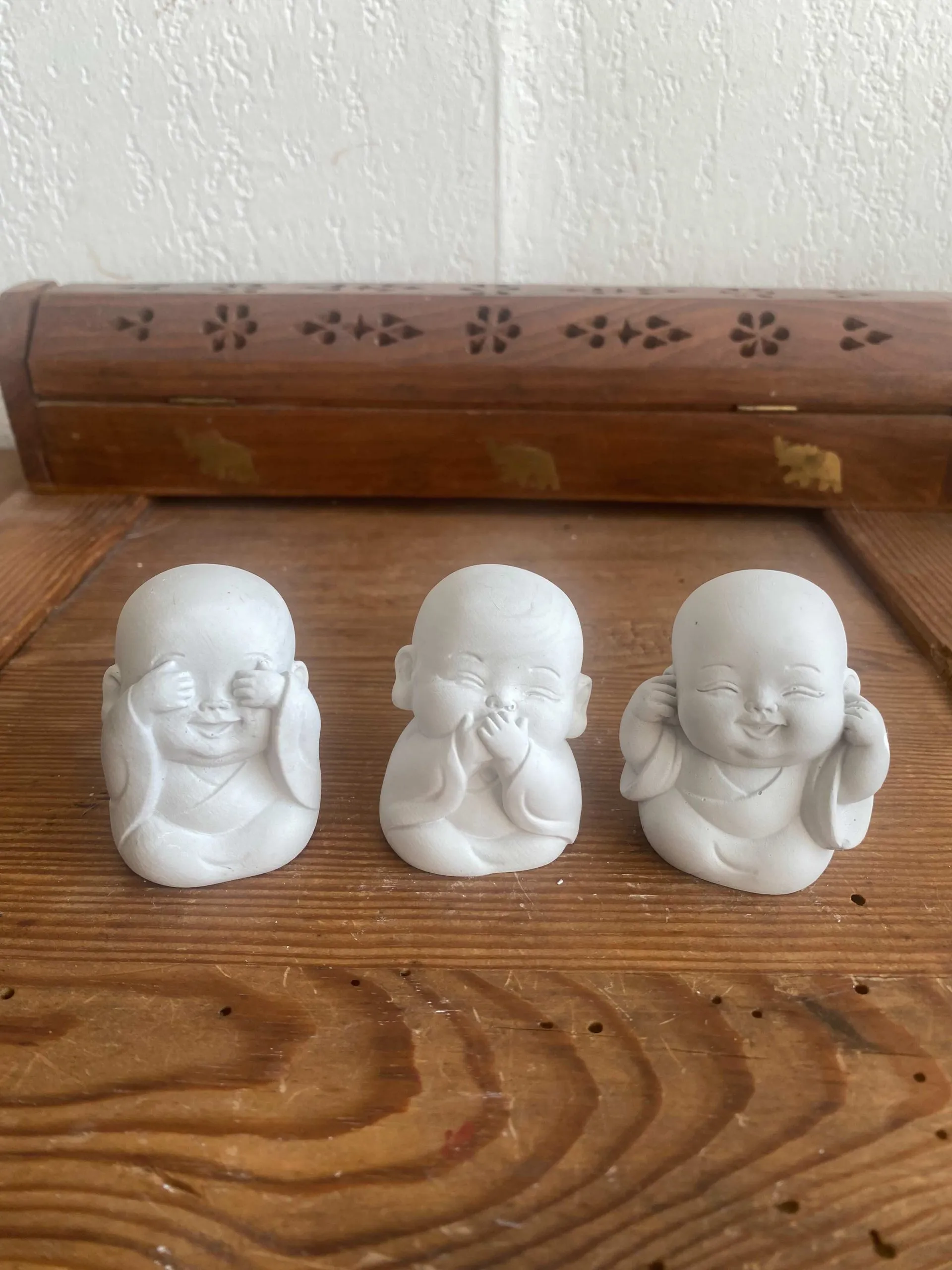 Lot de 3 petits bouddhas, poudre minérale & mica